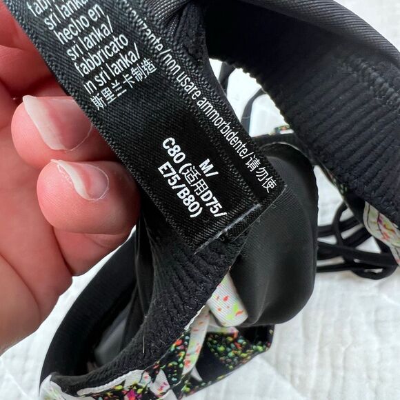 Victoria Sport Strappy Back Sports Bra – Size M - Picture 8 of 9